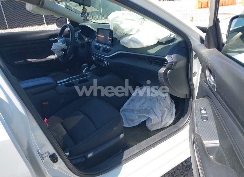 Photo 5 of 2019 Nissan Altima S (VIN 1N4BL4BV9KC244771)