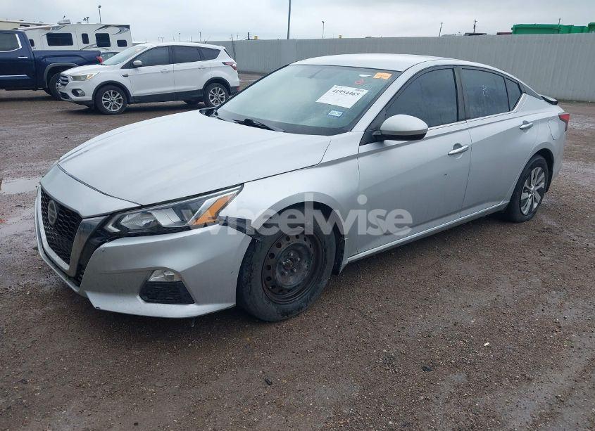 Photo 2 of 2019 Nissan Altima 2.5 S (VIN 1N4BL4BV9KN317786)