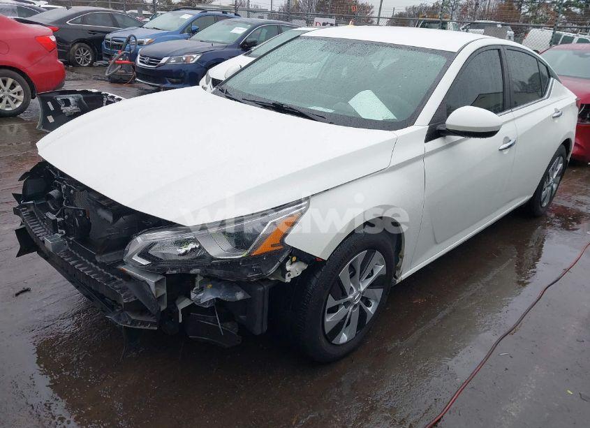 Photo 2 of 2020 Nissan Altima S FWD (VIN 1N4BL4BV9LC115219)