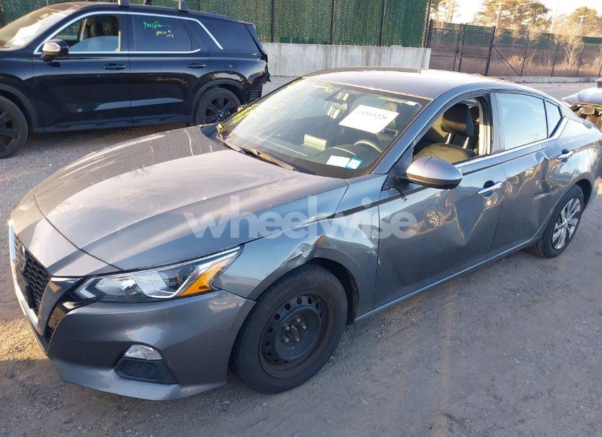 Photo 6 of 2020 Nissan Altima S FWD (VIN 1N4BL4BV9LC132330)