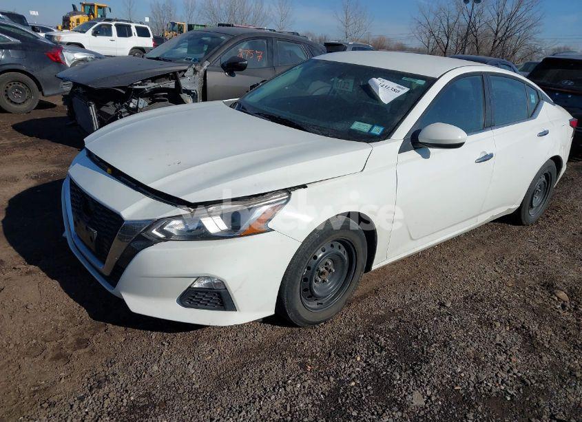 Photo 2 of 2020 Nissan Altima S FWD (VIN 1N4BL4BV9LC162461)
