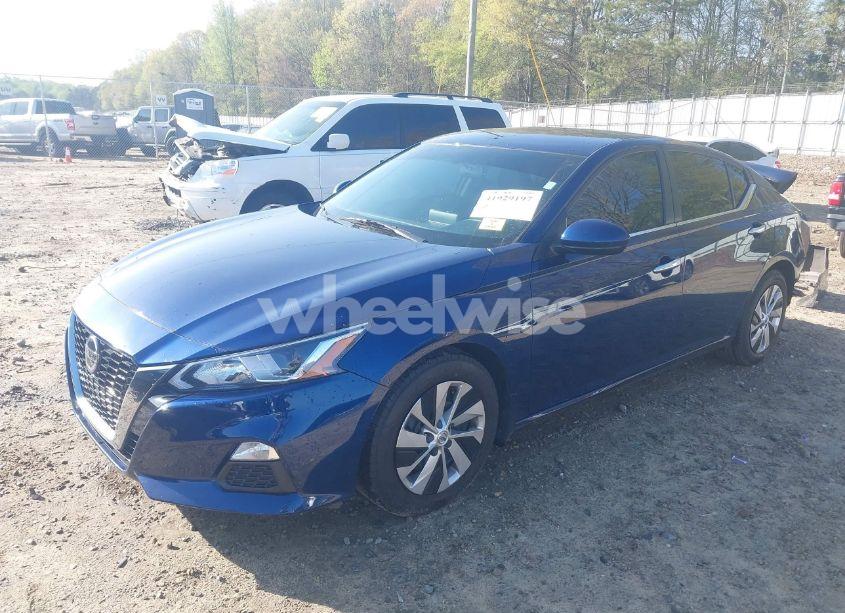 Photo 2 of 2020 Nissan Altima S FWD (VIN 1N4BL4BV9LC166347)