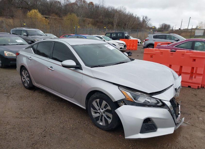 2020 Nissan Altima S FWD (VIN 1N4BL4BV9LC198747) main photo