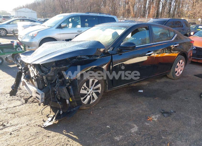 Photo 2 of 2020 Nissan Altima S FWD (VIN 1N4BL4BV9LC209293)