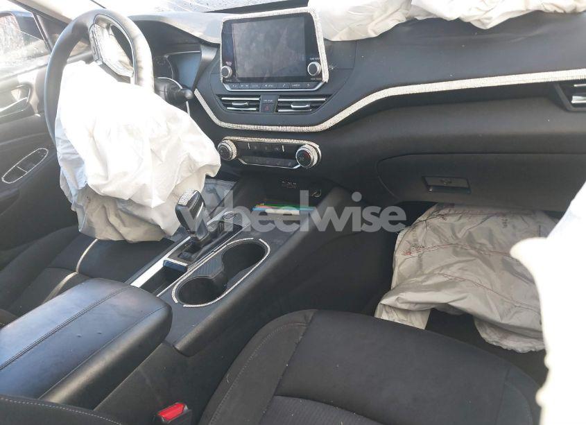 Photo 5 of 2020 Nissan Altima S FWD (VIN 1N4BL4BV9LC209293)