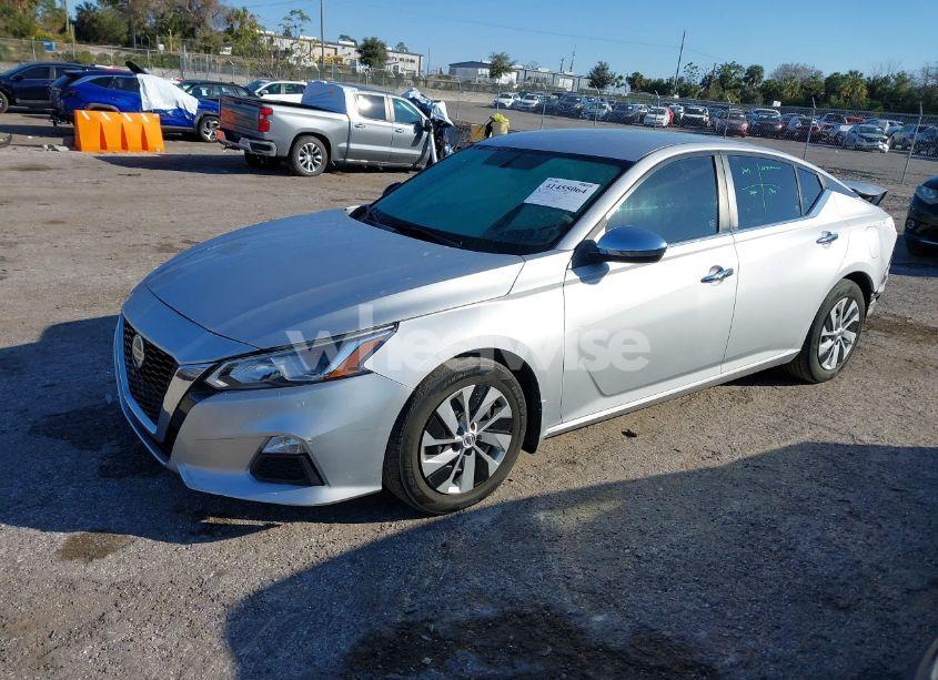 Photo 2 of 2020 Nissan Altima (VIN 1N4BL4BV9LC231990)