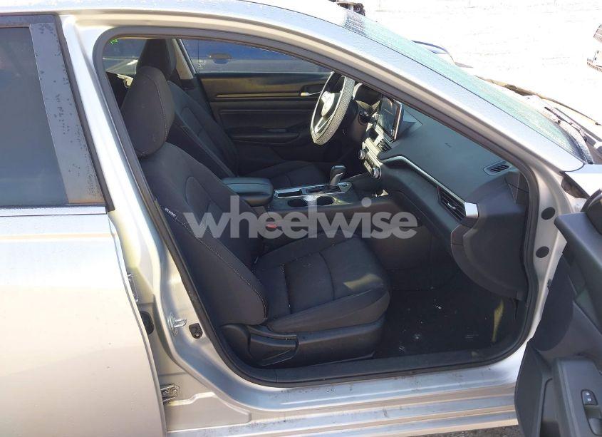 Photo 5 of 2020 Nissan Altima (VIN 1N4BL4BV9LC231990)