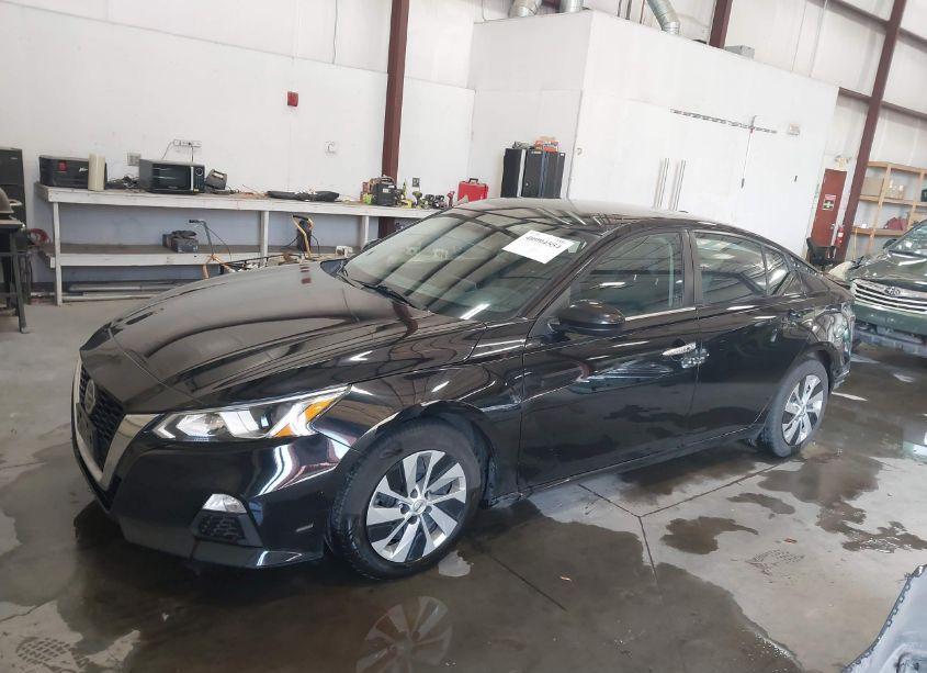 Photo 2 of 2020 Nissan Altima S FWD (VIN 1N4BL4BV9LC241404)