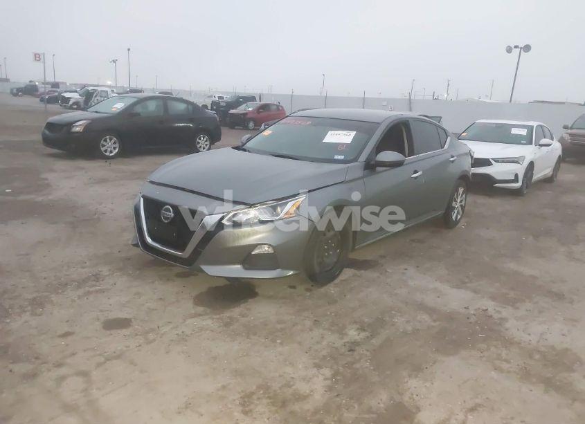 Photo 2 of 2020 Nissan Altima S FWD (VIN 1N4BL4BV9LC270059)