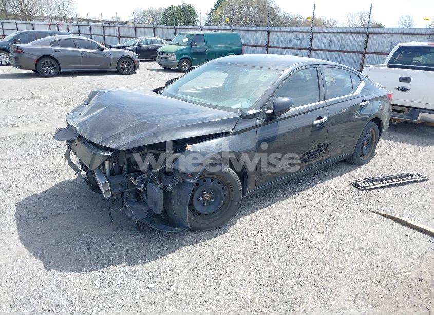 Photo 2 of 2020 Nissan Altima S FWD (VIN 1N4BL4BV9LC278355)