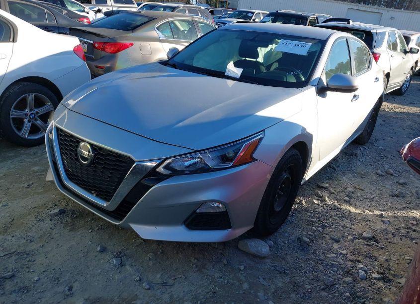 Photo 2 of 2020 Nissan Altima S FWD (VIN 1N4BL4BV9LC285208)