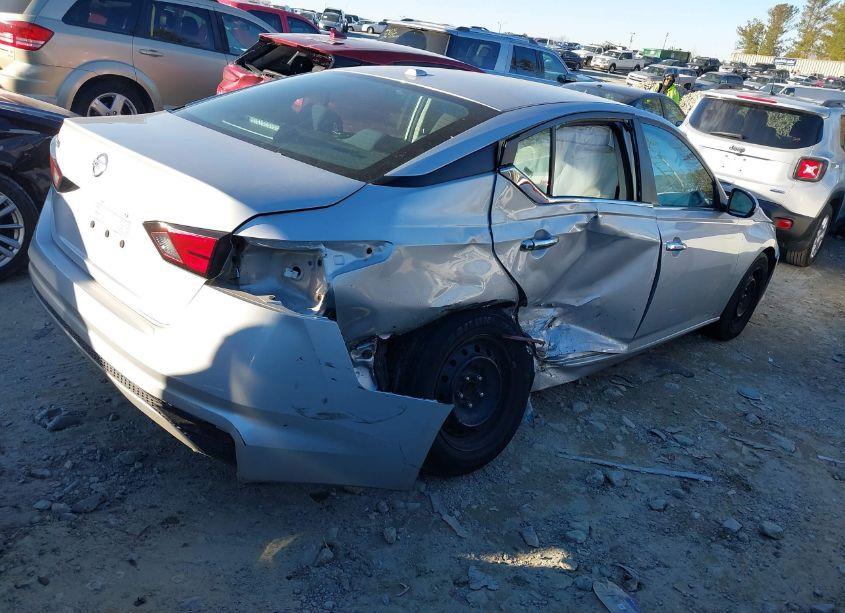 Photo 4 of 2020 Nissan Altima S FWD (VIN 1N4BL4BV9LC285208)