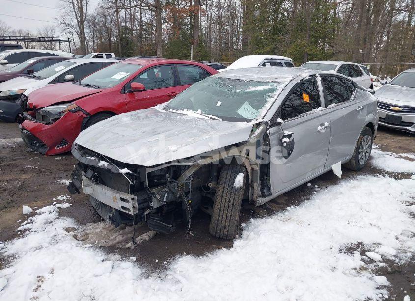 Photo 2 of 2021 Nissan Altima S FWD (VIN 1N4BL4BV9MN387985)