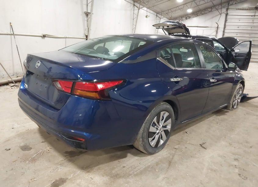 Photo 4 of 2021 Nissan Altima S FWD (VIN 1N4BL4BV9MN421570)