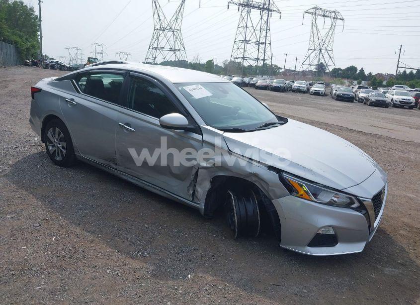 2021 Nissan Altima S FWD (VIN 1N4BL4BV9MN421679) main photo