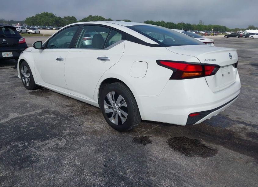 Photo 3 of 2022 Nissan Altima 2.5 S (VIN 1N4BL4BV9NN389513)