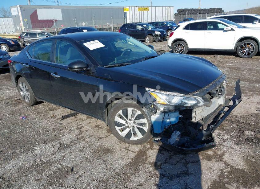 2019 Nissan Altima 2.5 S (VIN 1N4BL4BVXKC157333) main photo