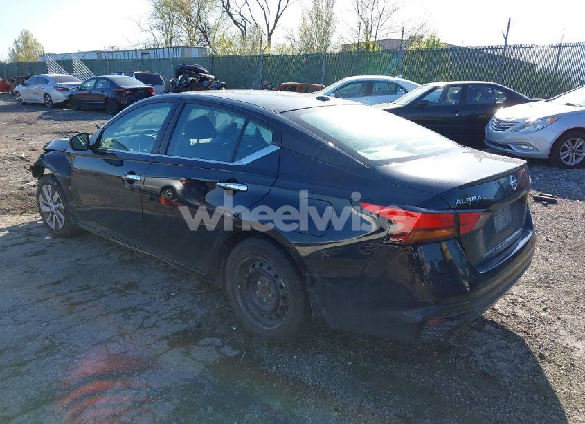 Photo 3 of 2019 Nissan Altima 2.5 S (VIN 1N4BL4BVXKC157333)