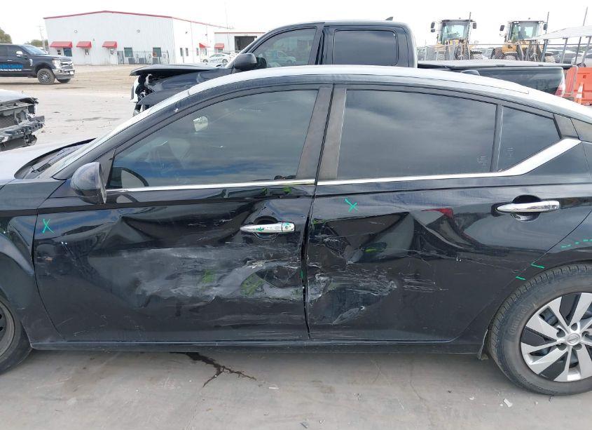 Photo 14 of 2019 Nissan Altima 2.5 S (VIN 1N4BL4BVXKC210595)