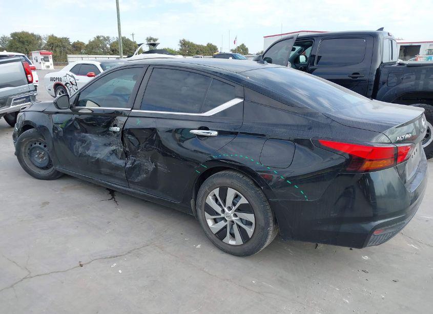 Photo 3 of 2019 Nissan Altima 2.5 S (VIN 1N4BL4BVXKC210595)