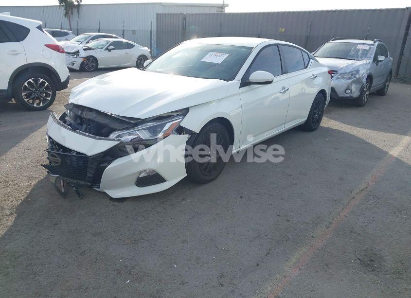 Photo 2 of 2019 Nissan Altima 2.5 S (VIN 1N4BL4BVXKC221290)