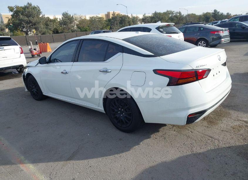 Photo 3 of 2019 Nissan Altima 2.5 S (VIN 1N4BL4BVXKC221290)