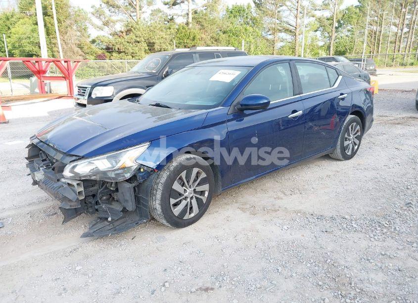 Photo 2 of 2019 Nissan Altima 2.5 S (VIN 1N4BL4BVXKC226277)