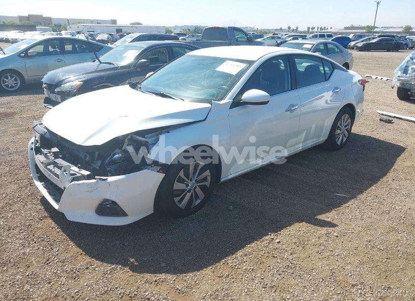 Photo 2 of 2019 Nissan Altima 2.5 S (VIN 1N4BL4BVXKC229177)