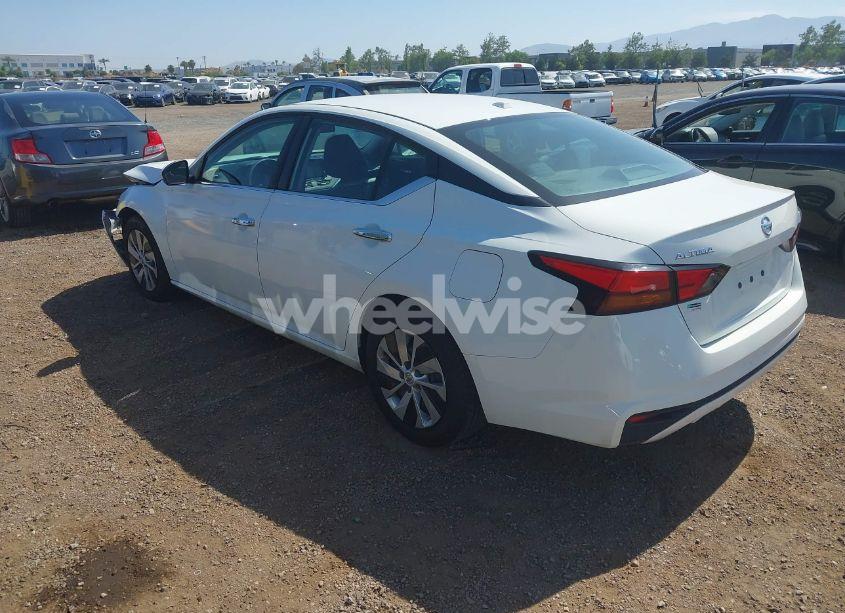Photo 3 of 2019 Nissan Altima 2.5 S (VIN 1N4BL4BVXKC229177)