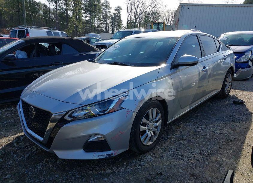 Photo 2 of 2019 Nissan Altima 2.5 S (VIN 1N4BL4BVXKC233990)