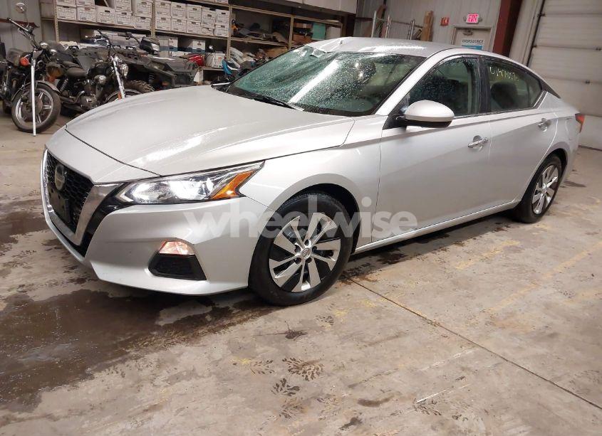 Photo 2 of 2019 Nissan Altima 2.5 S (VIN 1N4BL4BVXKC239370)