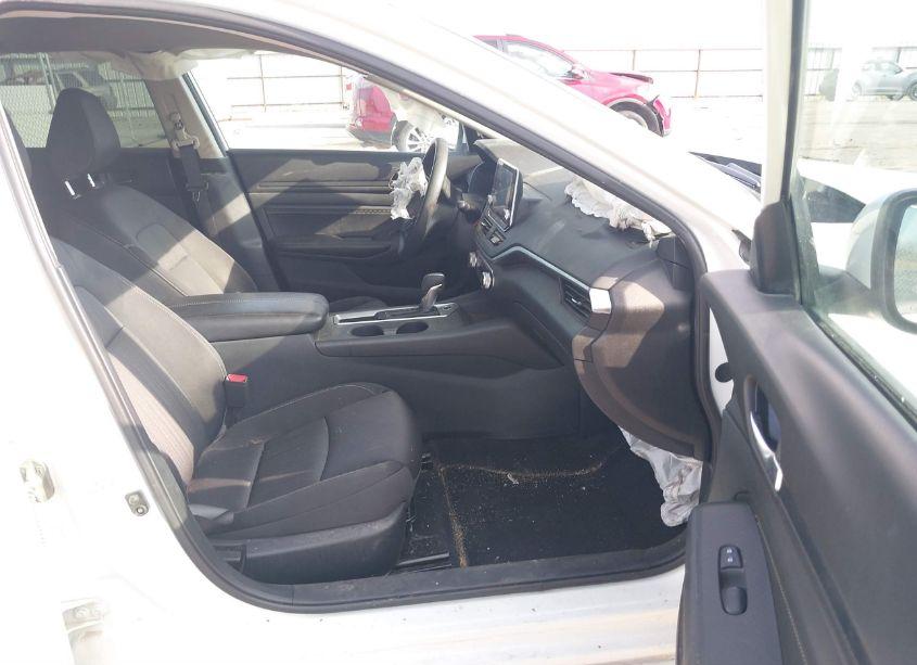 Photo 5 of 2019 Nissan Altima 2.5 S (VIN 1N4BL4BVXKC239448)