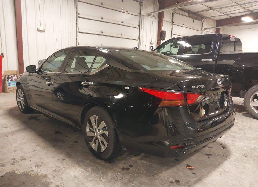 Photo 3 of 2019 Nissan Altima 2.5 S (VIN 1N4BL4BVXKC243757)
