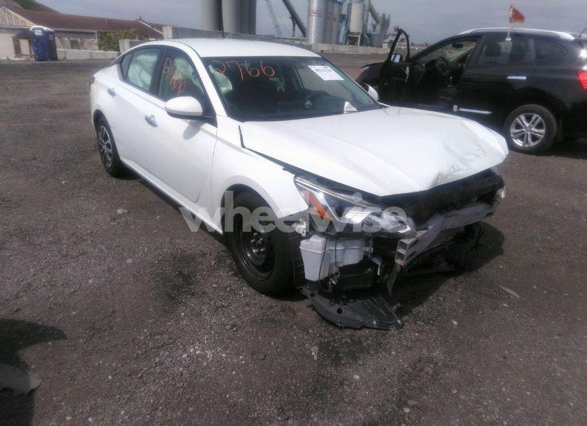 2020 Nissan Altima S FWD (VIN 1N4BL4BVXLC139190) main photo