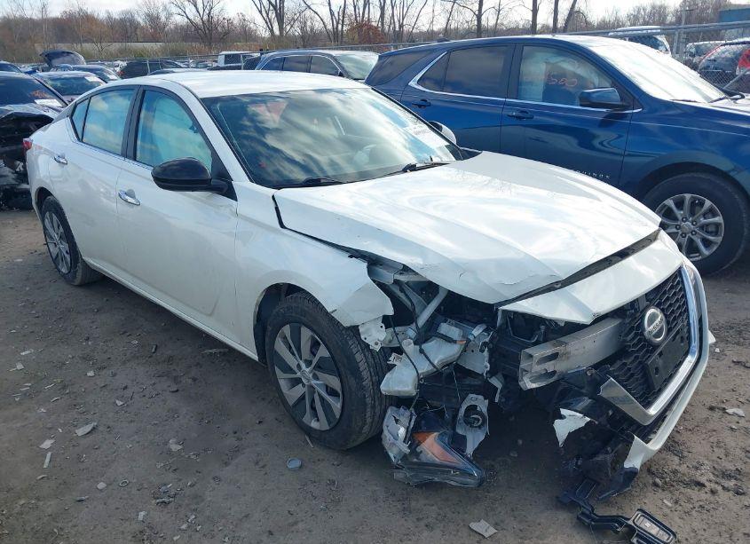 2020 Nissan Altima S FWD (VIN 1N4BL4BVXLC151419) main photo