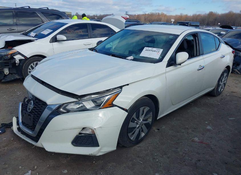 Photo 2 of 2020 Nissan Altima S FWD (VIN 1N4BL4BVXLC151419)