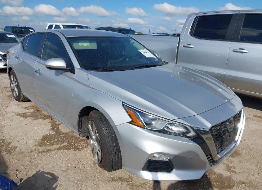 2020 Nissan Altima S FWD (VIN 1N4BL4BVXLC162694) main photo