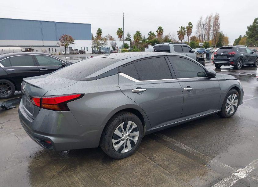 Photo 4 of 2020 Nissan Altima S FWD (VIN 1N4BL4BVXLC163182)