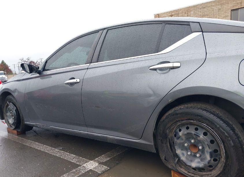 Photo 6 of 2020 Nissan Altima S FWD (VIN 1N4BL4BVXLC163182)