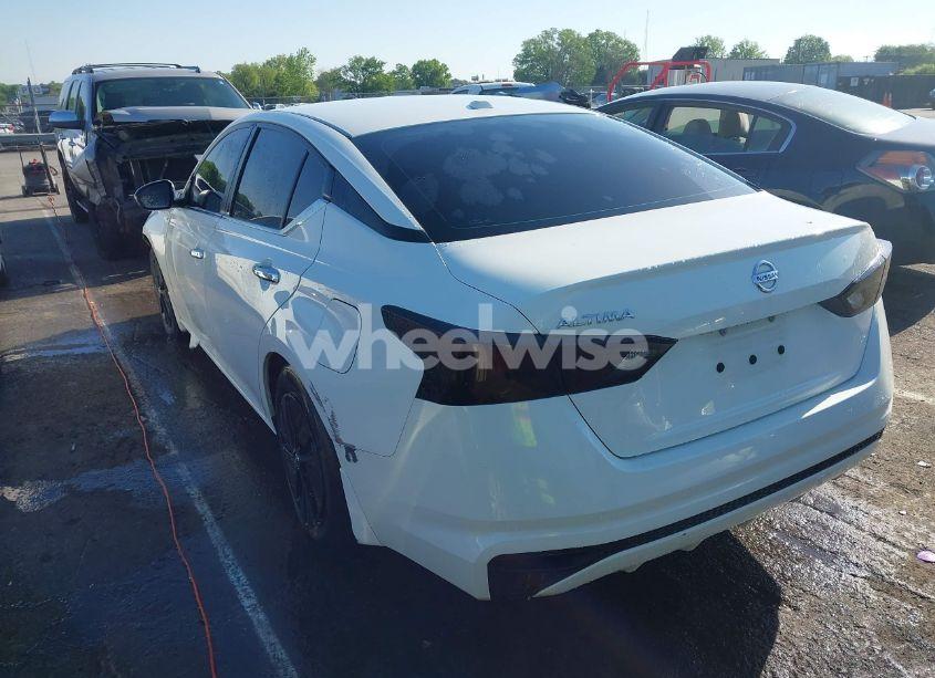 Photo 3 of 2020 Nissan Altima S FWD (VIN 1N4BL4BVXLC167989)