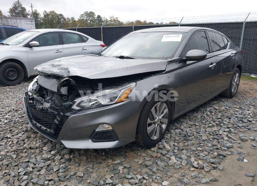 Photo 2 of 2020 Nissan Altima S FWD (VIN 1N4BL4BVXLC214308)