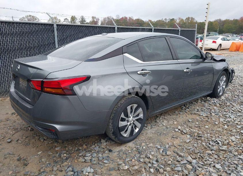 Photo 4 of 2020 Nissan Altima S FWD (VIN 1N4BL4BVXLC214308)