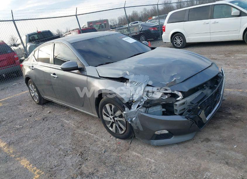 2020 Nissan Altima S FWD (VIN 1N4BL4BVXLC233182) main photo