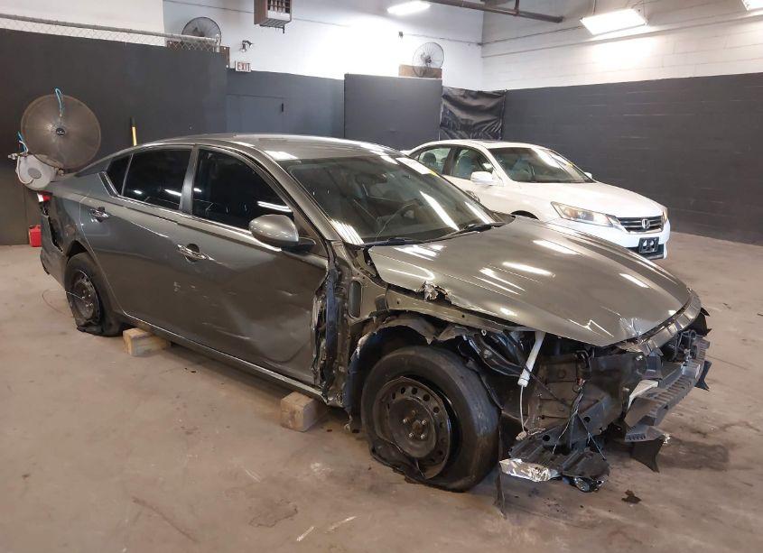 2020 Nissan Altima S FWD (VIN 1N4BL4BVXLC247194) main photo