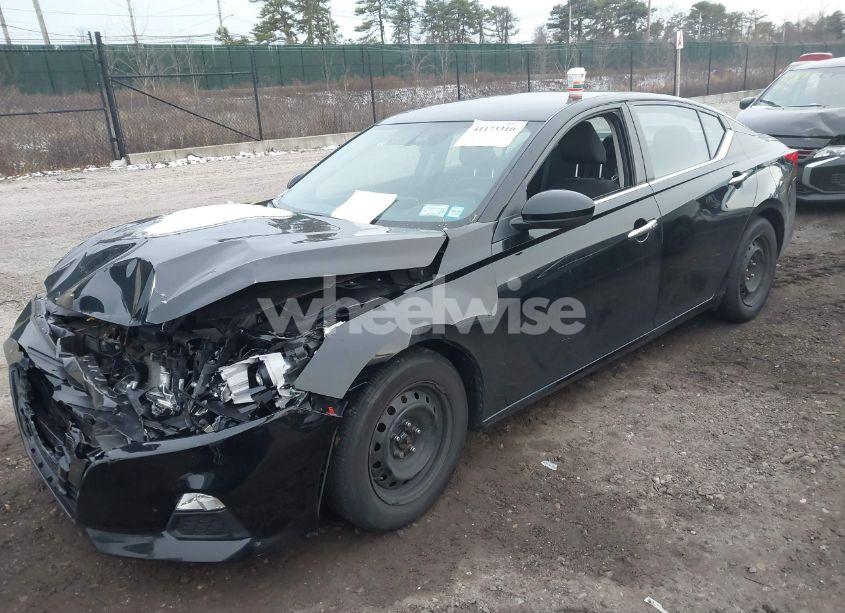 Photo 2 of 2020 Nissan Altima S FWD (VIN 1N4BL4BVXLC253190)