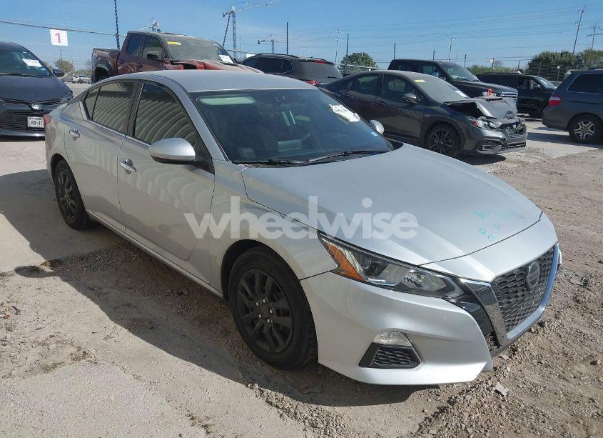 2020 Nissan Altima S FWD (VIN 1N4BL4BVXLC276341) main photo