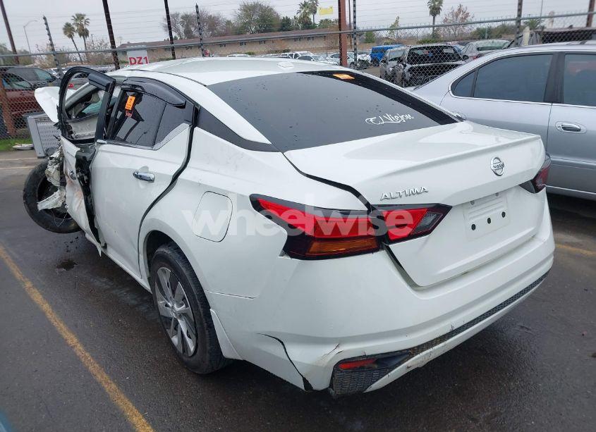 Photo 3 of 2020 Nissan Altima S FWD (VIN 1N4BL4BVXLC286156)