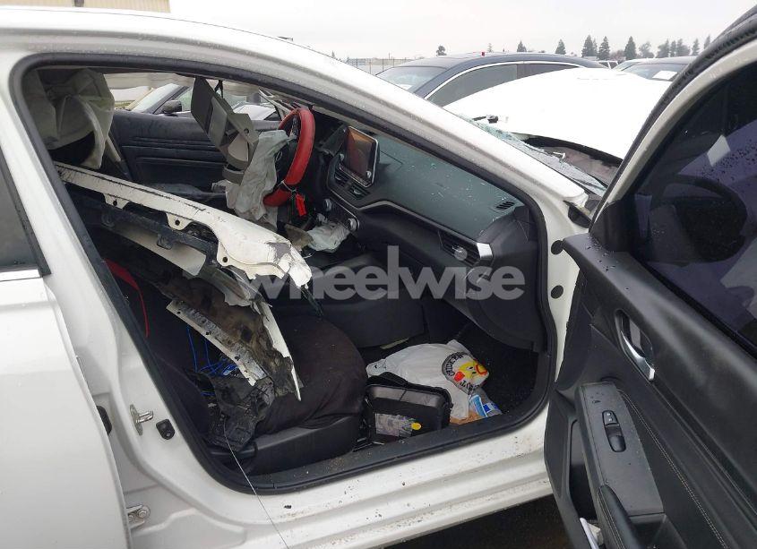 Photo 5 of 2020 Nissan Altima S FWD (VIN 1N4BL4BVXLC286156)