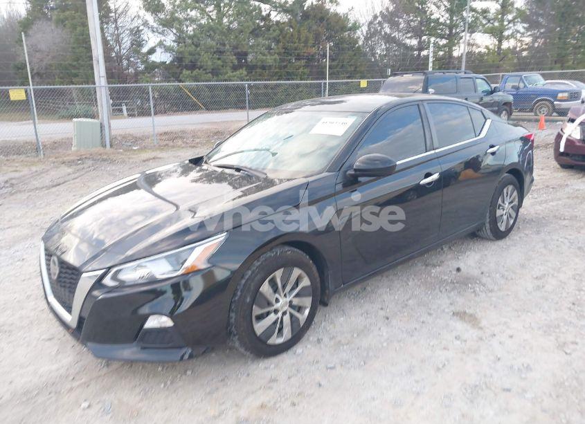Photo 2 of 2020 Nissan Altima S FWD (VIN 1N4BL4BVXLN320763)