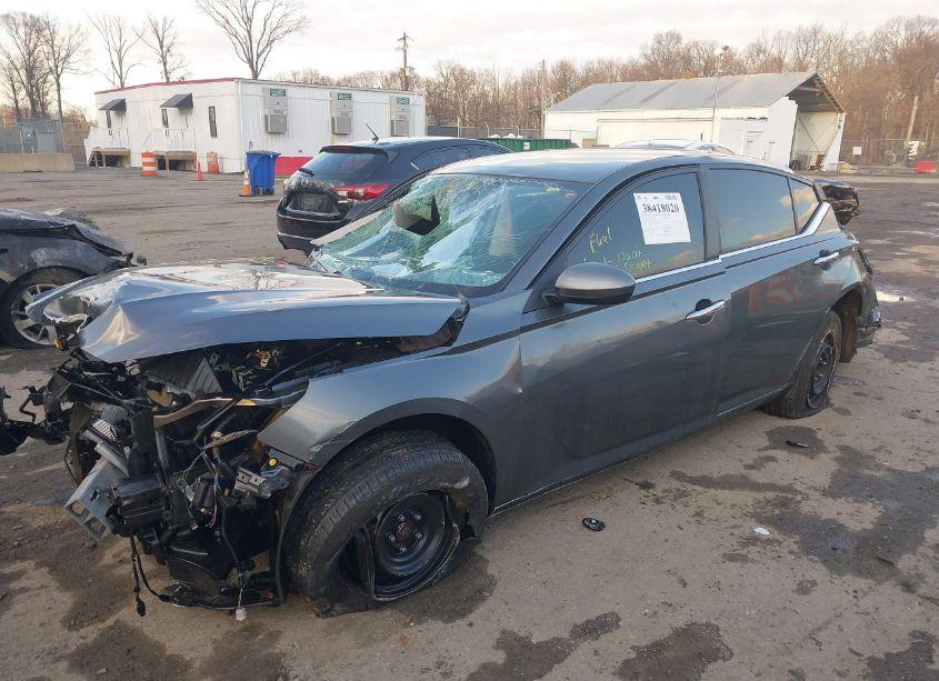 Photo 2 of 2021 Nissan Altima S FWD (VIN 1N4BL4BVXMN369530)